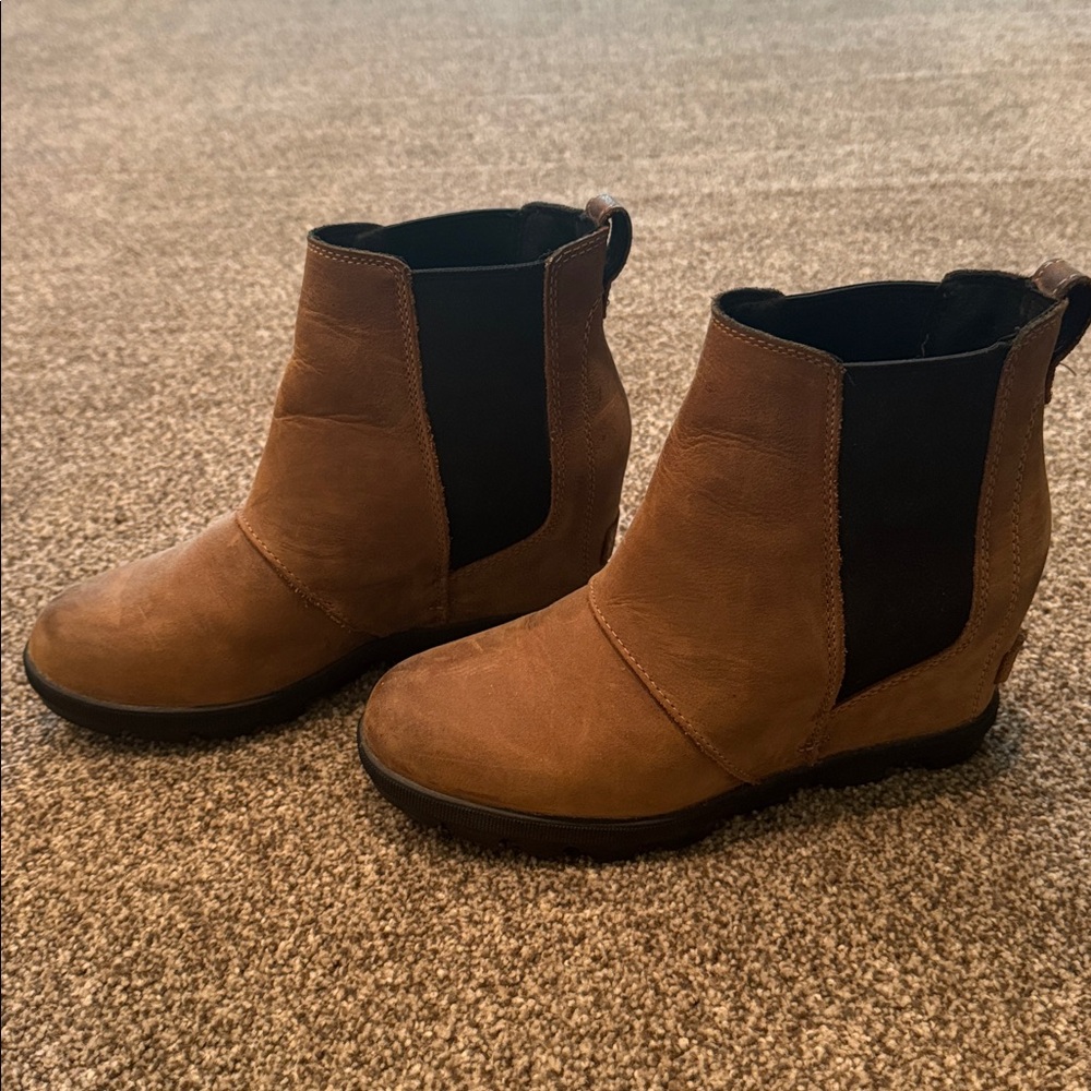 Sorel Brown and Black Ankle Boots